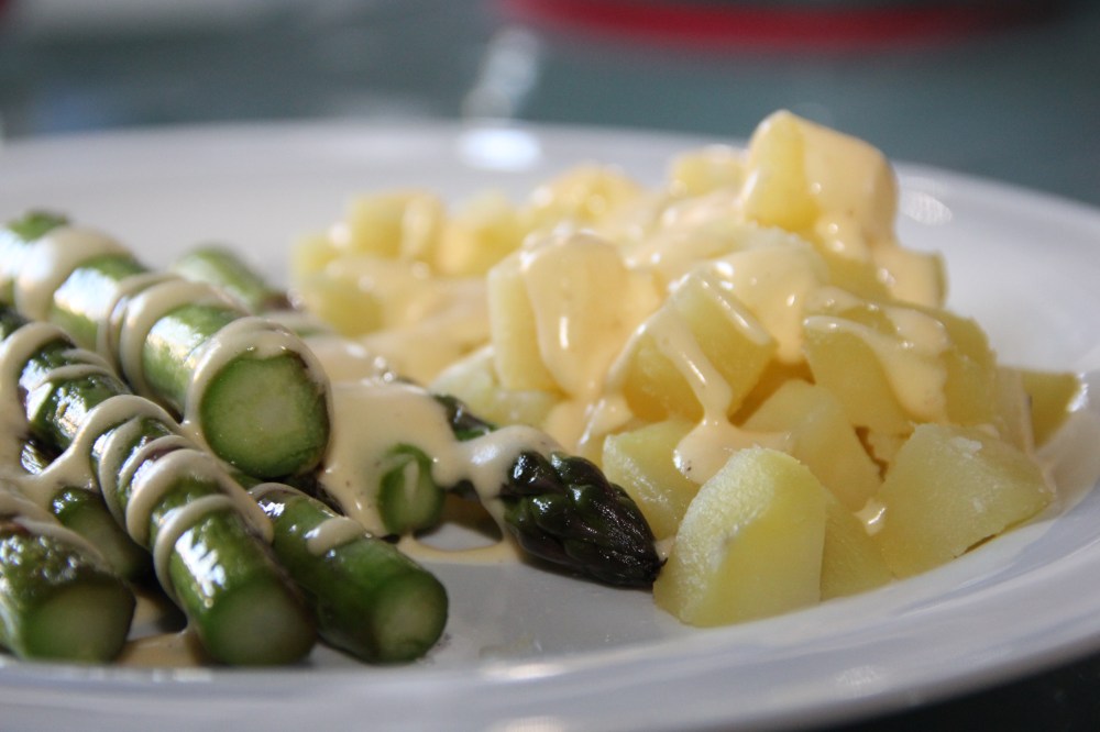 grüner Spargel mit Sauce Hollandaise (3)