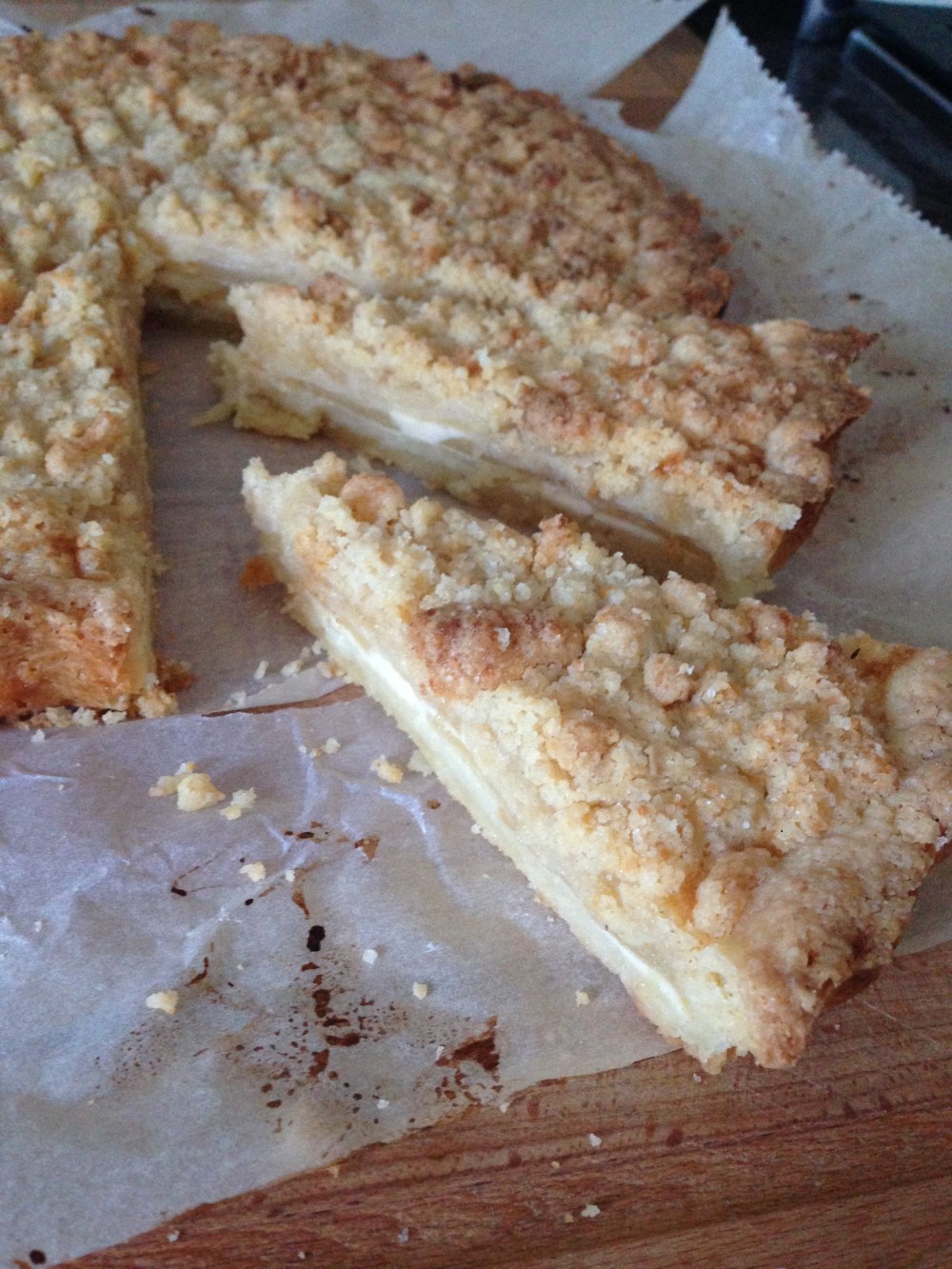 Apfeltorte mit Marzipan Streusel